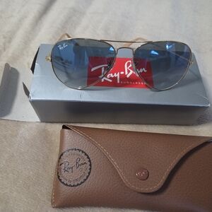 Ray-Ban Men’s Aviator Sunglasses Gold Frame with Blue Lenses
